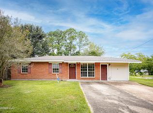 7646 Madison Dr, Biloxi, MS 39532