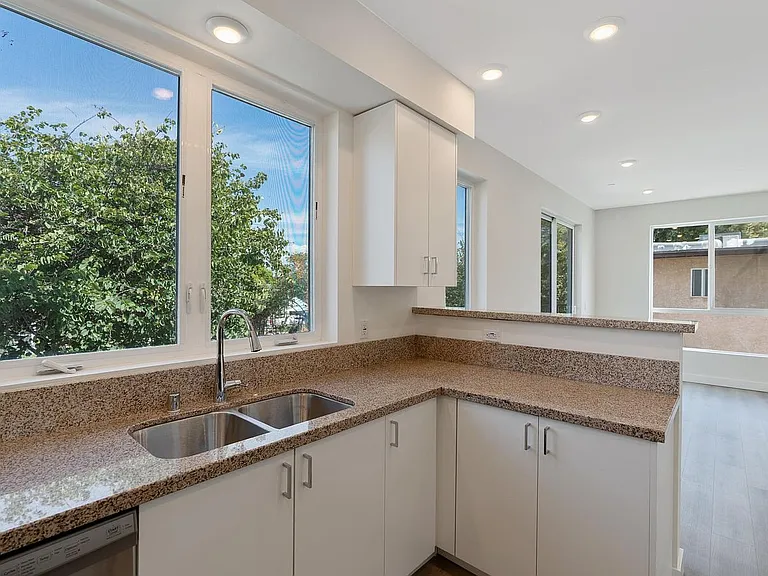 14228 Delano St #0 — Photo 10