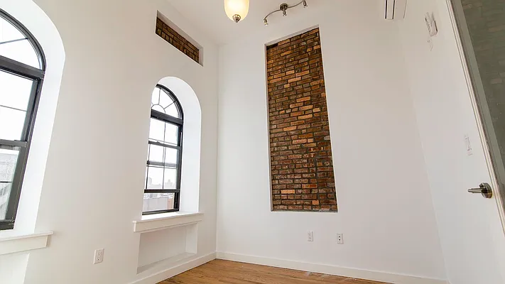 Rented by Nooklyn NYC LLC | media 21