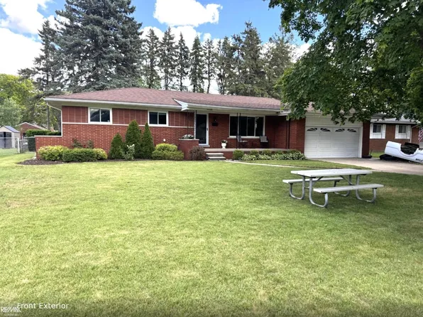 44790 Kemp St, Sterling Heights, MI 48314