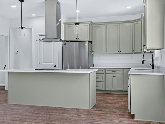 5th image of 707 Lasters Ave