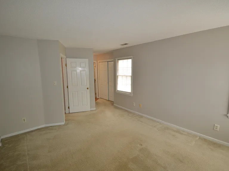 1214 Deptford Ct — Photo 13