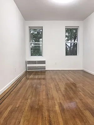 Rented by Zikos Realty Services | media 17