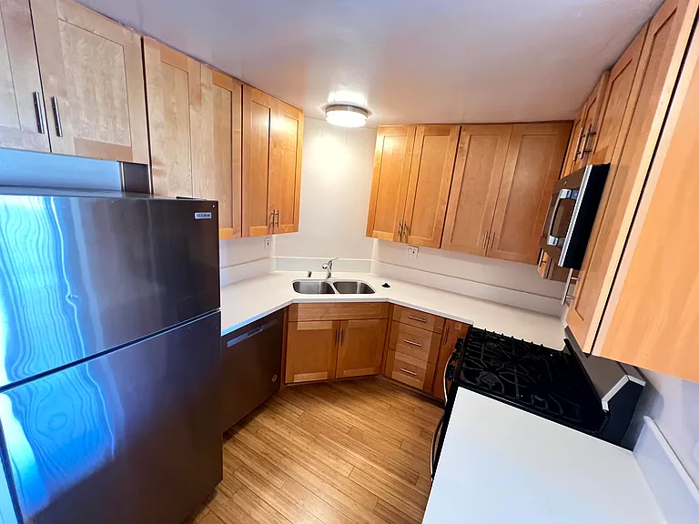 2637 Centinela Ave — Photo 24