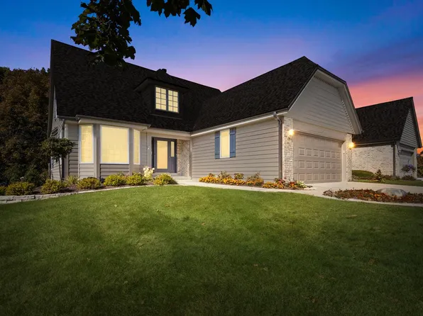 585 South Stonehedge DRIVE #A, Brookfield, WI 53045