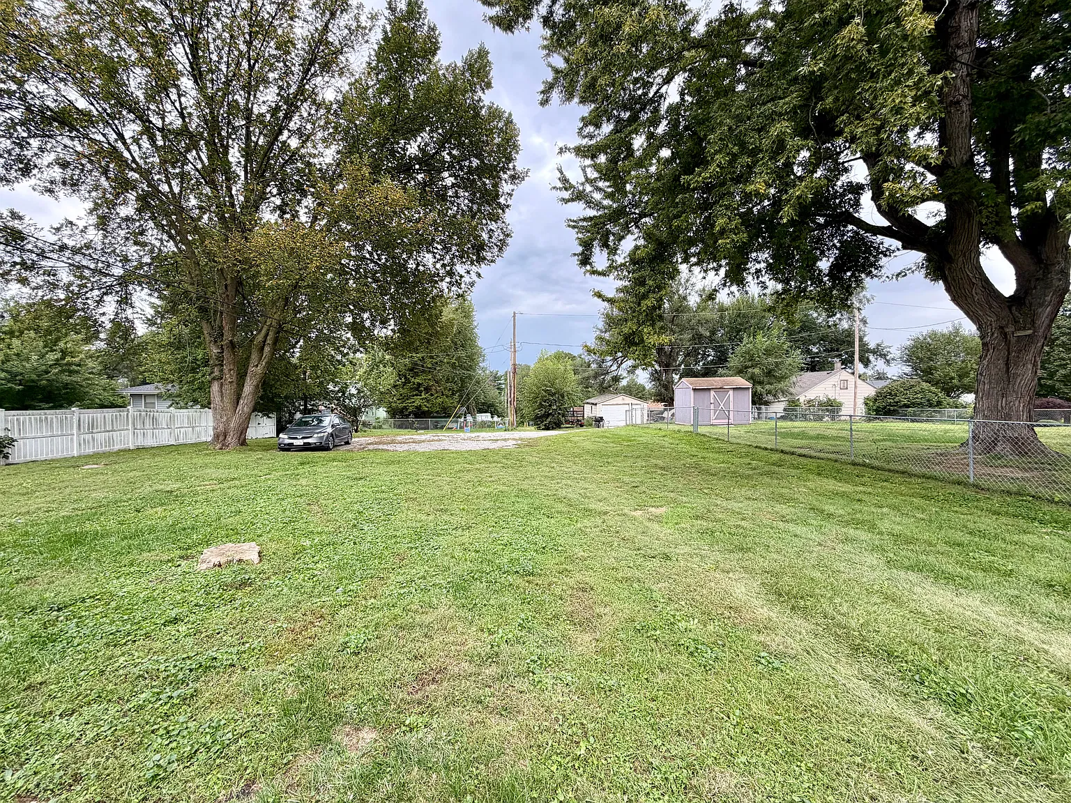 2 bed, 936 sqft, $995 — Photo 2
