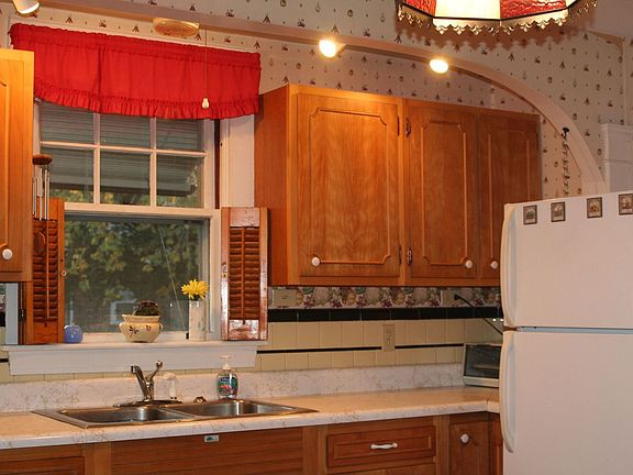 Kitchen from Side Entry