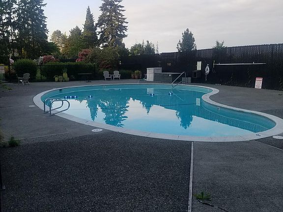 3rd image of 8025 234th St SW APT 113
