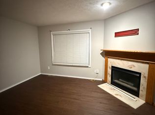 4 Rounds Rd #4, Bloomington, IL 61704