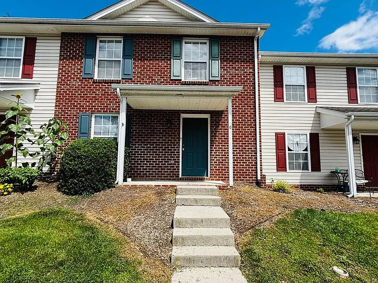 30 Salem Ln — Photo 1