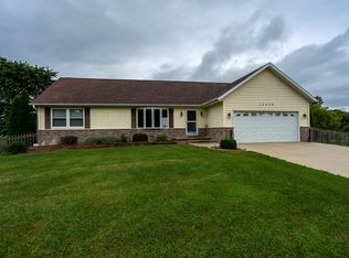 12570 Garden Plain Rd, Morrison, IL 61270