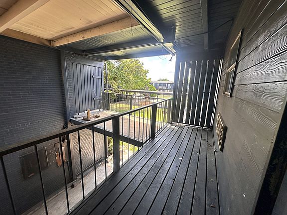 3rd image of 605 N Gray St #203