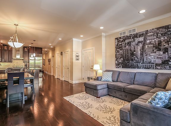 3rd image of 2918 N Sheffield Ave #1S