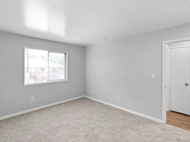 1815 Potomac Cir — Photo 17