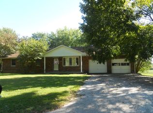 3515 Riehl Ln, Godfrey, IL 62035