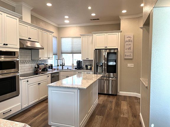 2nd image of 462 Chablis Way