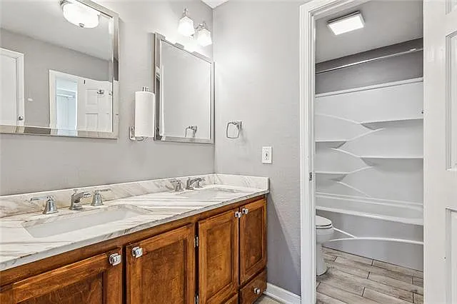 2204 Deerlick Ln — Photo 12
