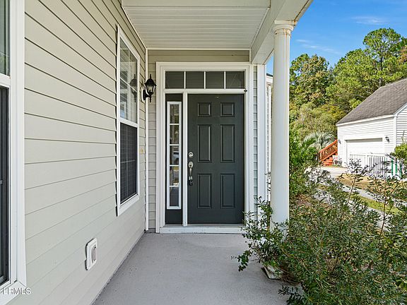 3rd image of 614 College Park Circle