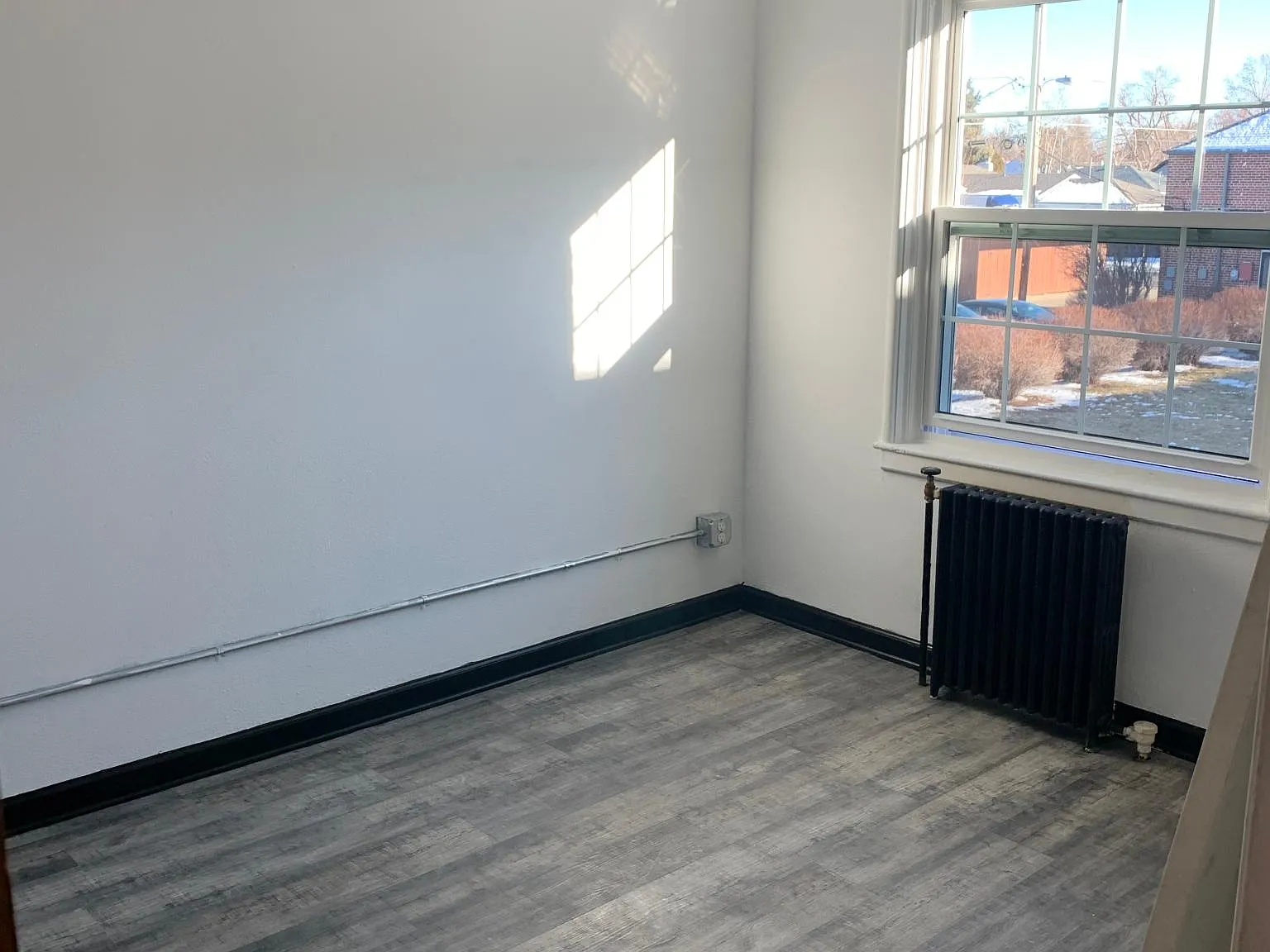 2816 Jasmine St — Photo 4