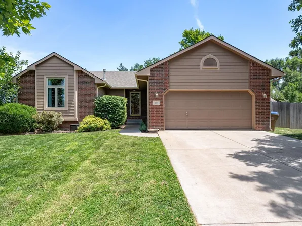 204 Cardinal Ct, Andale, KS 67001