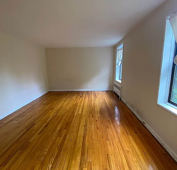 140-55 Burden Cres #3J — Photo 1