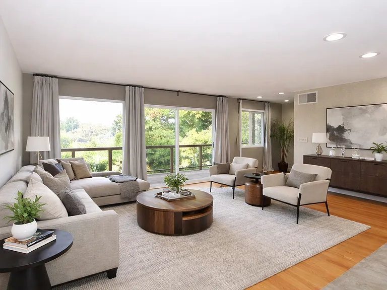 16 Carisbrook Ln — Photo 4