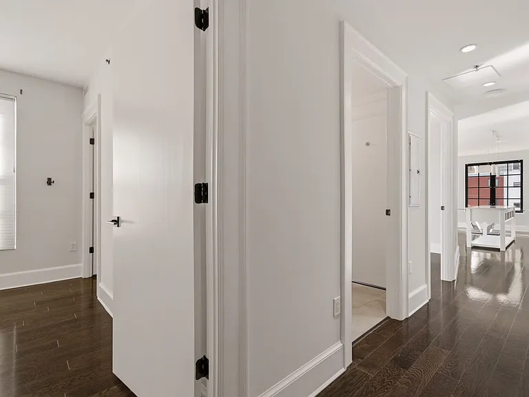 1011 M St NW #504 — Photo 17
