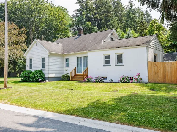 55 Curtice Park, Webster, NY 14580