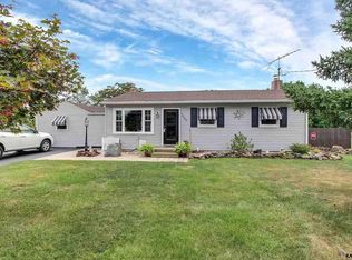 7690 Altland Ave, Abbottstown, PA 17301