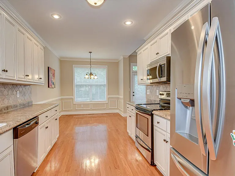 2520 Grier Cir — Photo 15