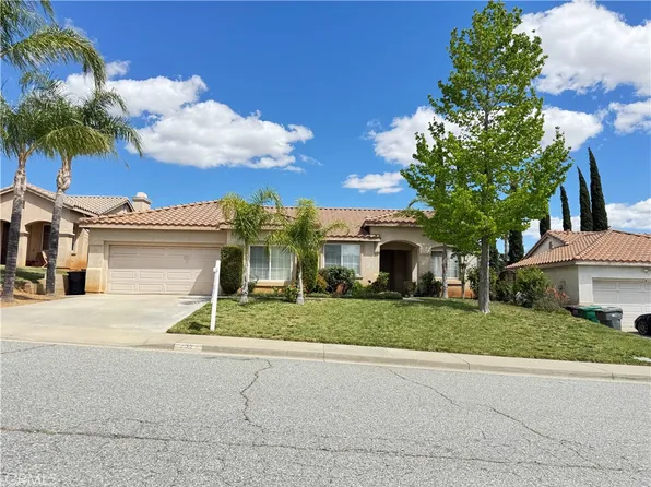 732 Dorothy Anna Dr, Banning, CA 92220