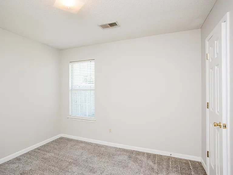 8459 Cross Point Dr — Photo 14