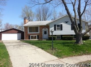 3210 Brentwood Dr, Champaign, IL 61821