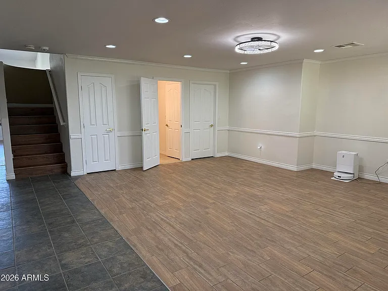 518 W Scott Ave — Photo 9