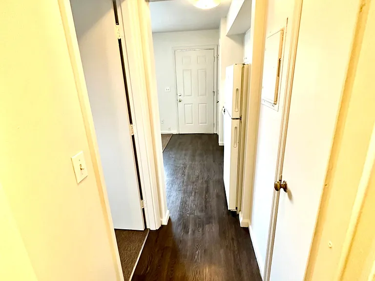 408 N Jefferson St #12 — Photo 6