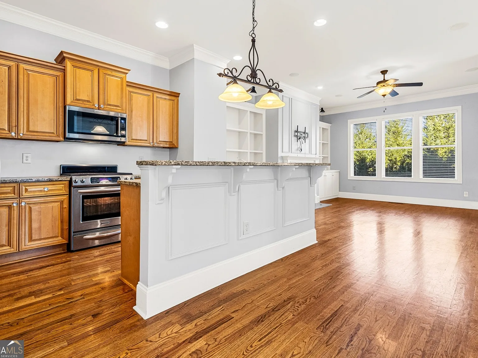 3 bed, 3.5 bath, 3214 sqft, $3,000 — Photo 4
