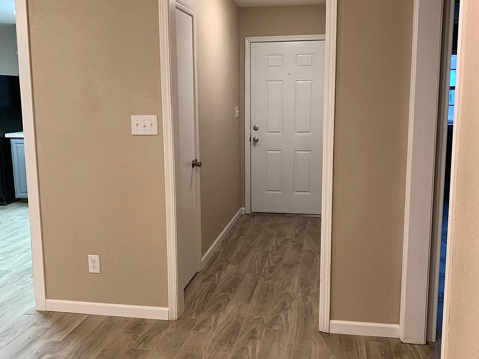 1st image of 2701 9th Ave NE