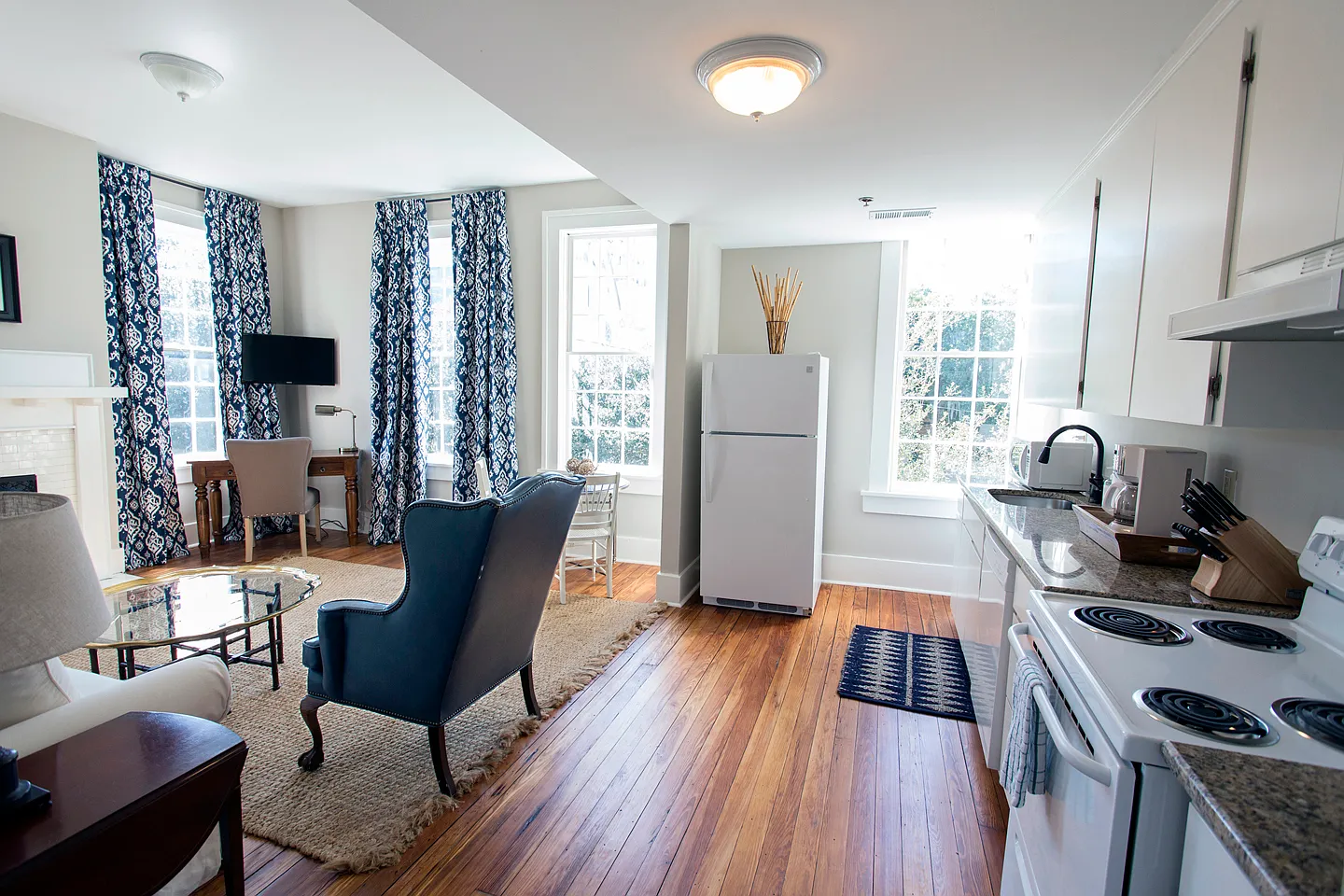 1 bed, 600 sqft, $2,200 — Photo 2