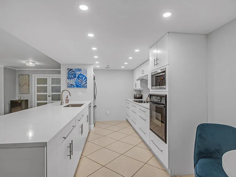 955 Egret Cir #104 — Photo 6