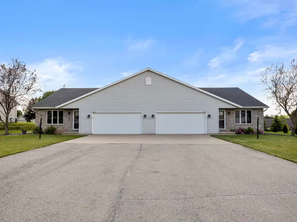 N1825 Hyacinth Ct, Greenville, WI 54942