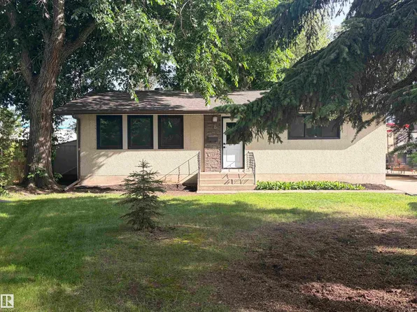 8 Savoy Pl, Saint Albert, AB T8N 0J3