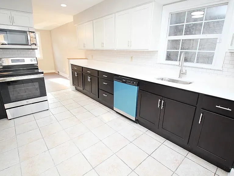 2 bed, 1386 sqft, $1,899 — Photo 4