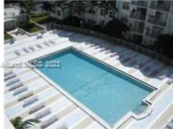 488 NE 165th #Townhouse B409, Miami, FL 33169