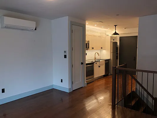 Rented by Premier Metro Realty Corp | media 1