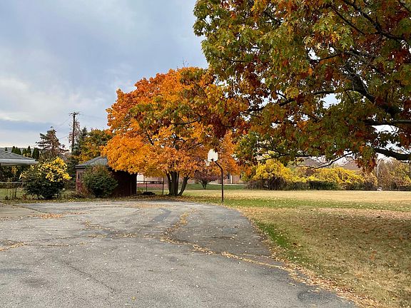3rd image of 23140 Coolsaet Ln