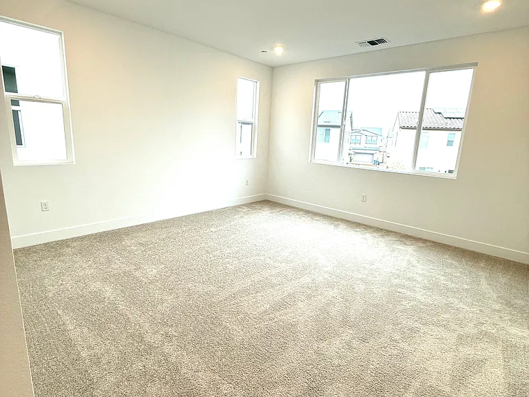 3323 Cascade Dr — Photo 10
