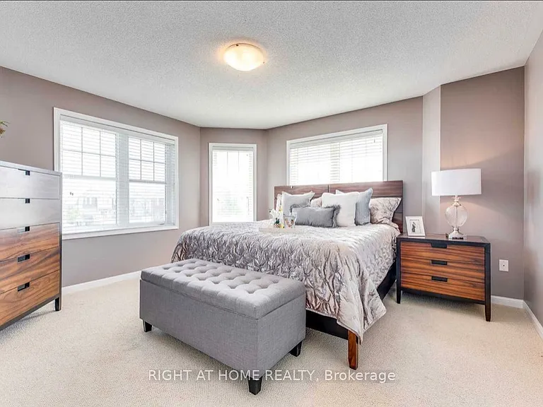 638 Holly Ave — Photo 9