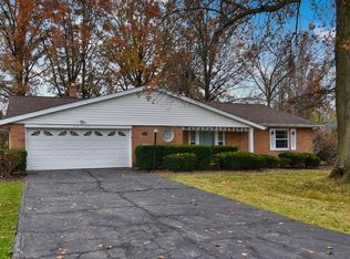 24710 Sittingbourne Ln, Beachwood, OH 44122