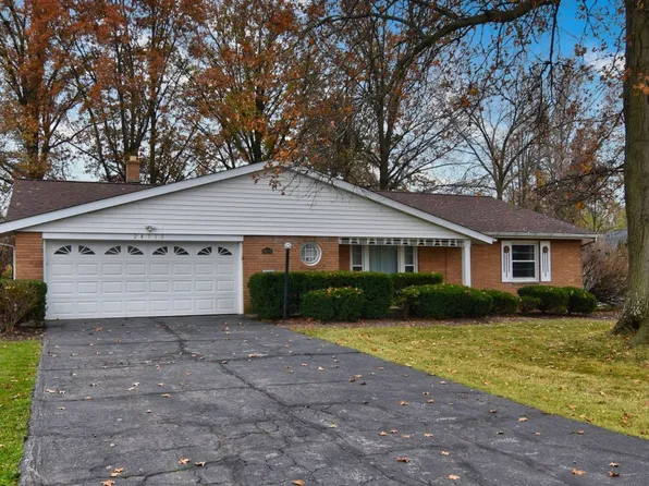 24710 Sittingbourne Ln, Beachwood, OH 44122