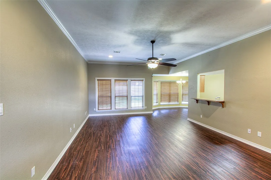 4 bed, 1765 sqft, $2,125 — Photo 3